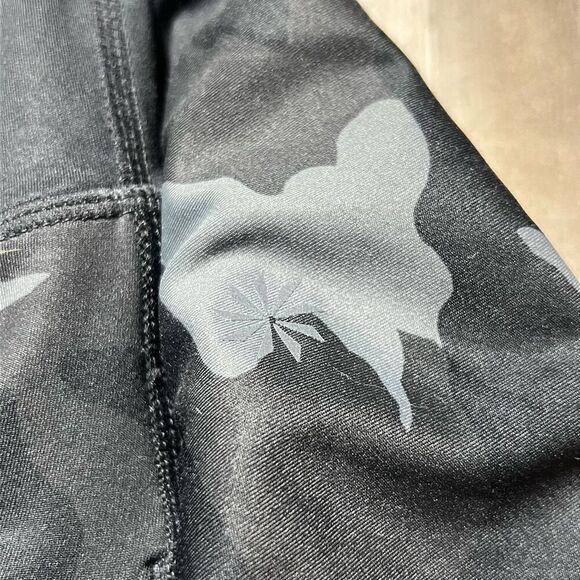 Athleta Contender Camo Leggings 7/8 - Picture 4 of 12